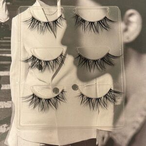 NWOT Dramatic Black False Eyelashes